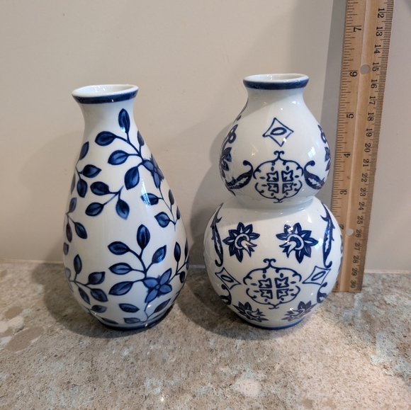 Bombay Company Blue & White Floral Ceramic Vases Set of 2 ~ Diffuser Incense - Picture 10 of 12